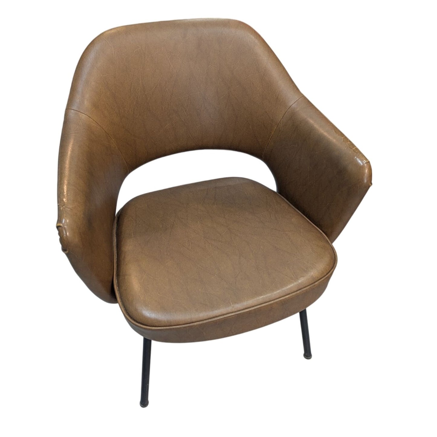 Paire De Fauteuils Conférence Style Saarinen En Cuir Marron Sur Pieds Métal Noir