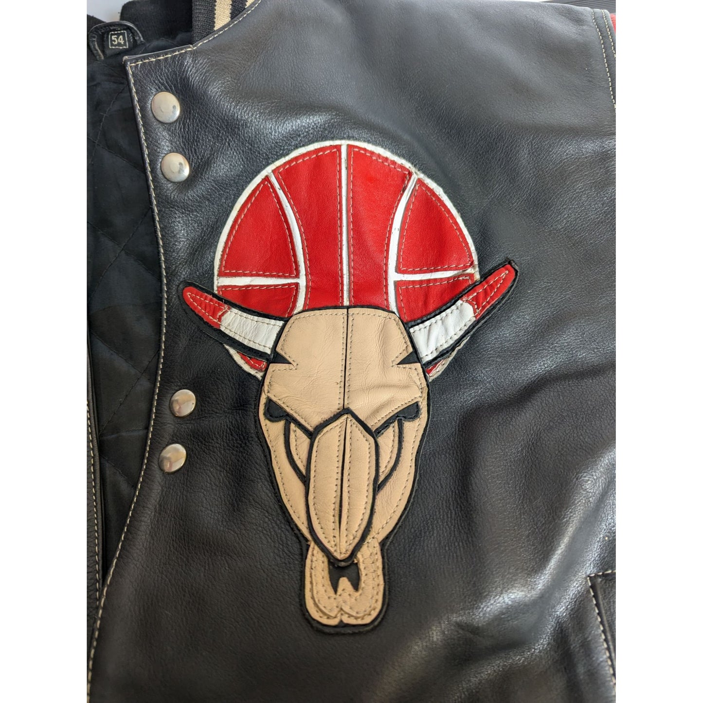 Veste de basket-ball universitaire vintage Howie & Sons XXL en cuir noir avec patch Red Bull