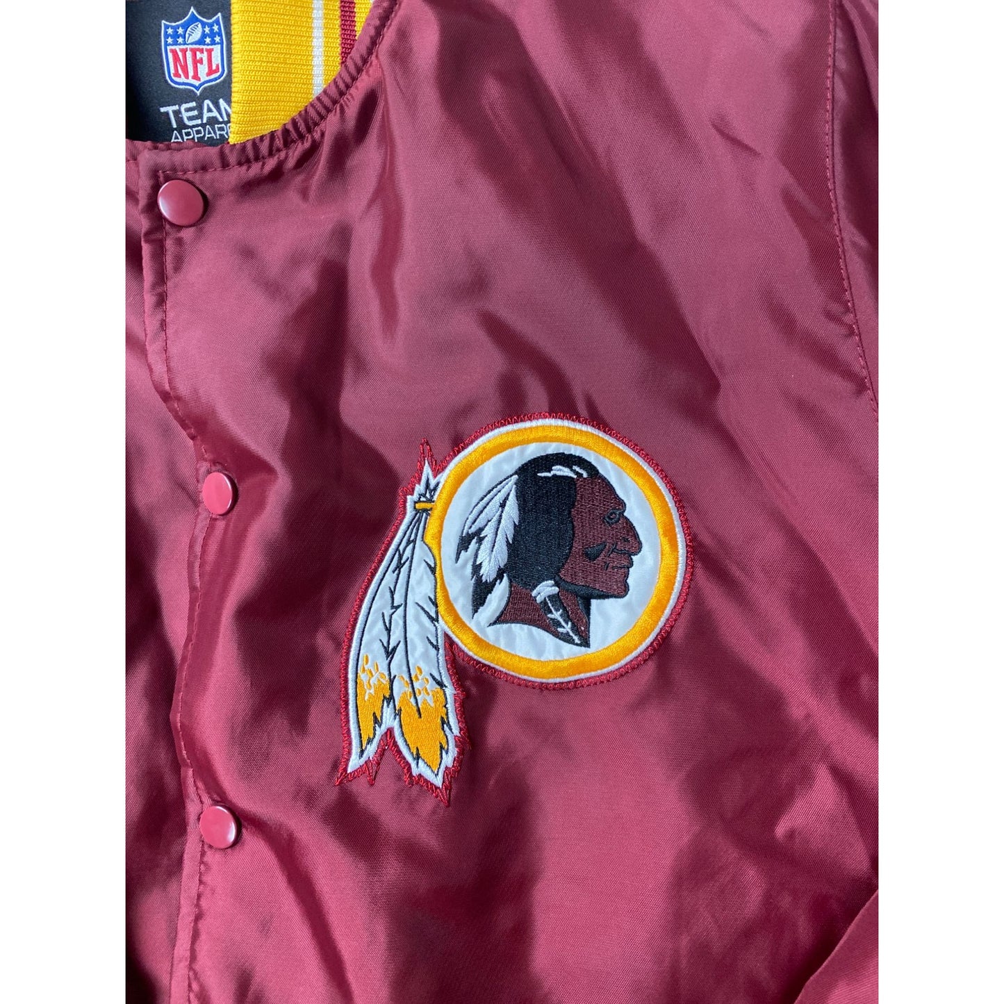 Veste en satin bordeaux et jaune des Redskins de Washington, tenue NFL