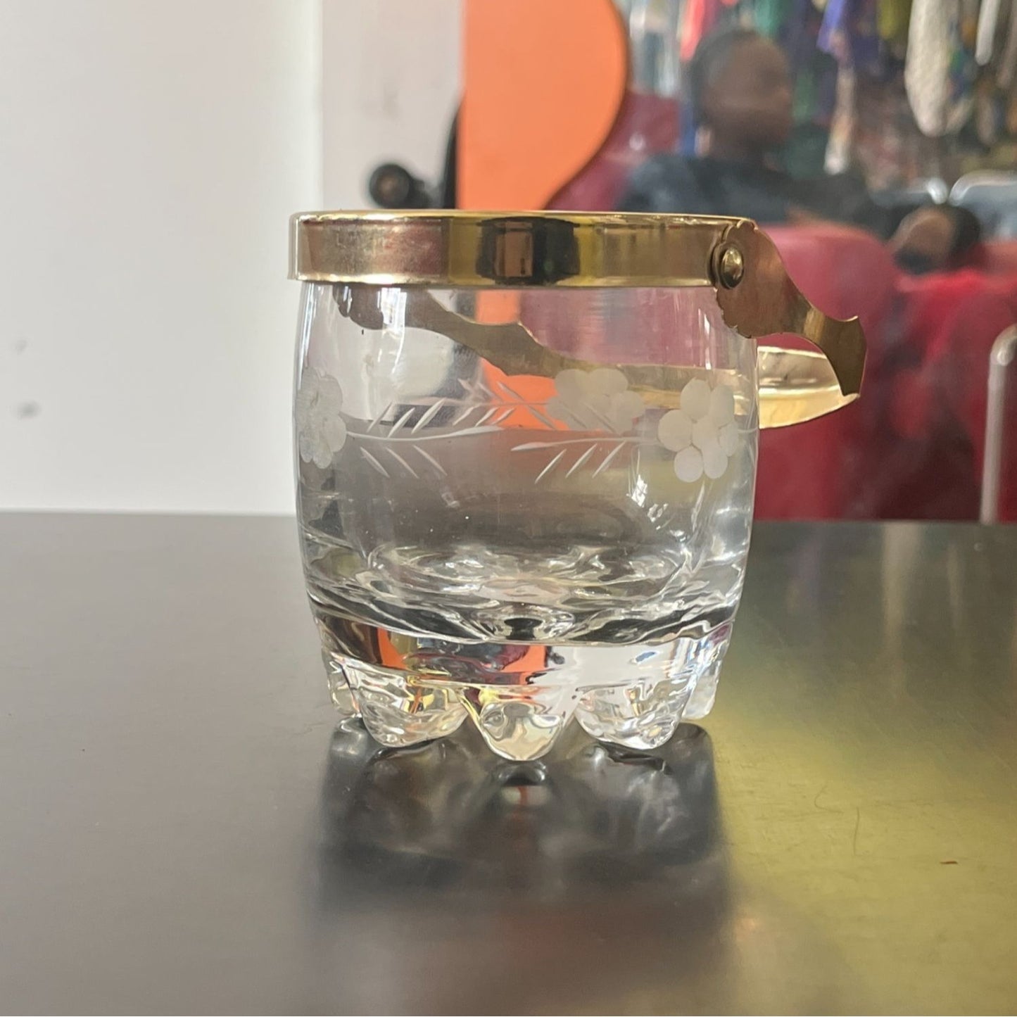 Seau À Glace En Cristal Gravé Avec Pince En Laiton Vintage
