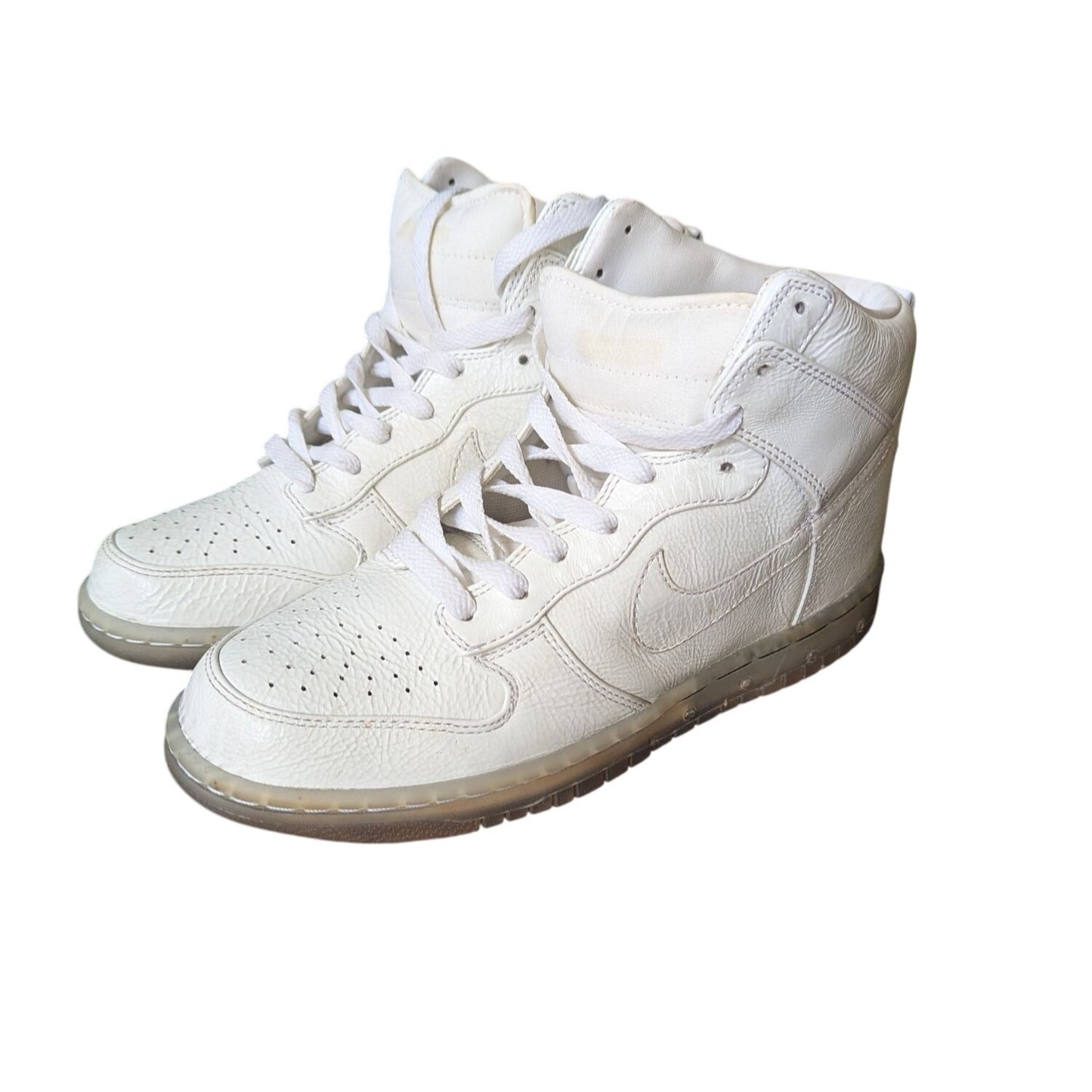 Custom Nike Blanches Avec Lumières LED Intégrées Dans La Semelle