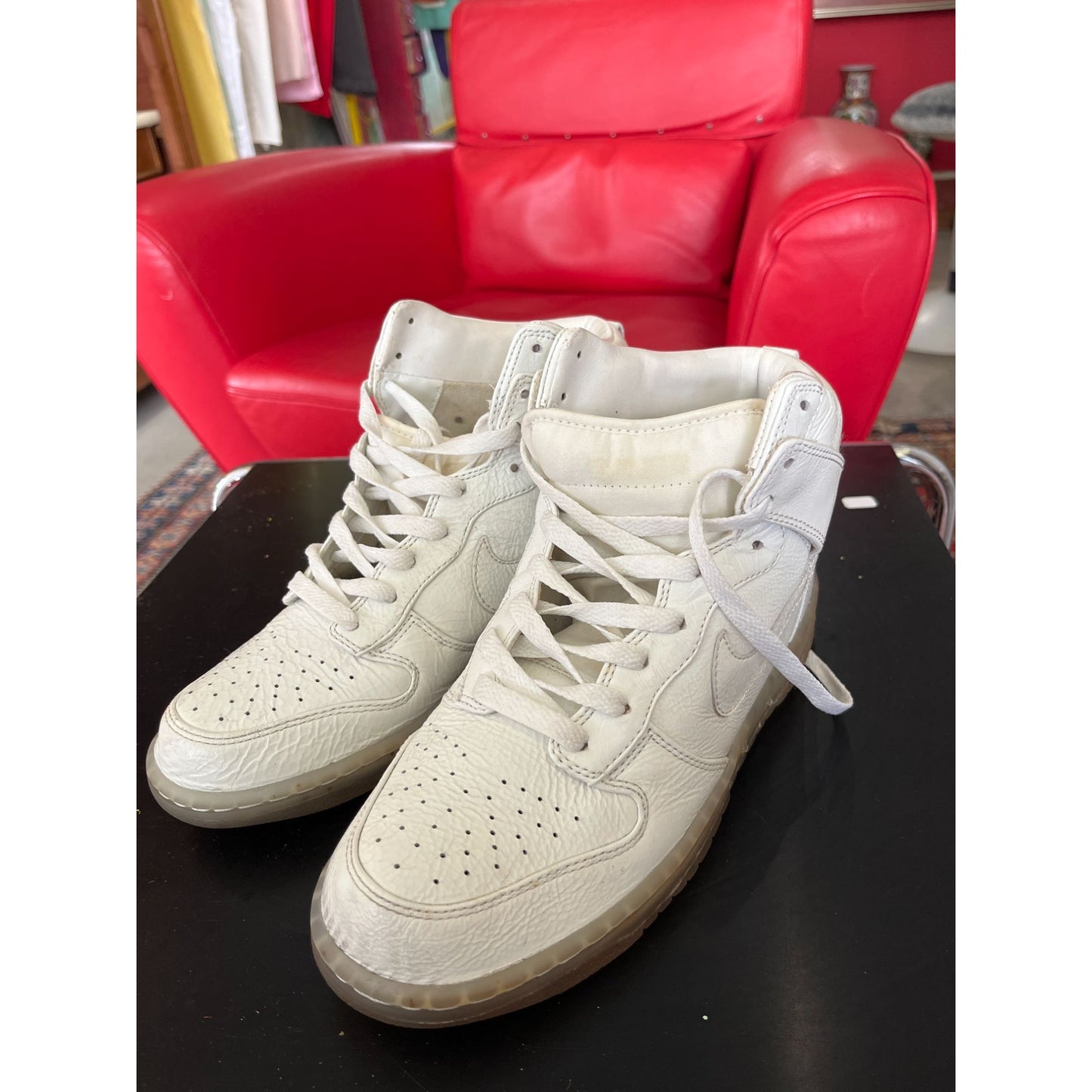Custom Nike Blanches Avec Lumières LED Intégrées Dans La Semelle