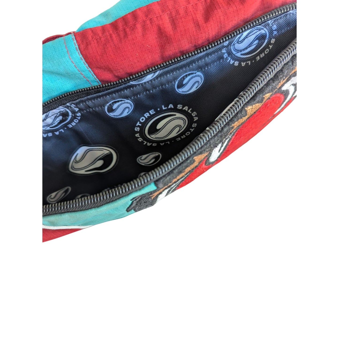 Banane Memphis Grizzlies Upcyclée À Partir DUne Veste Vintage Rouge & Bleu Avec Motifs Brodés