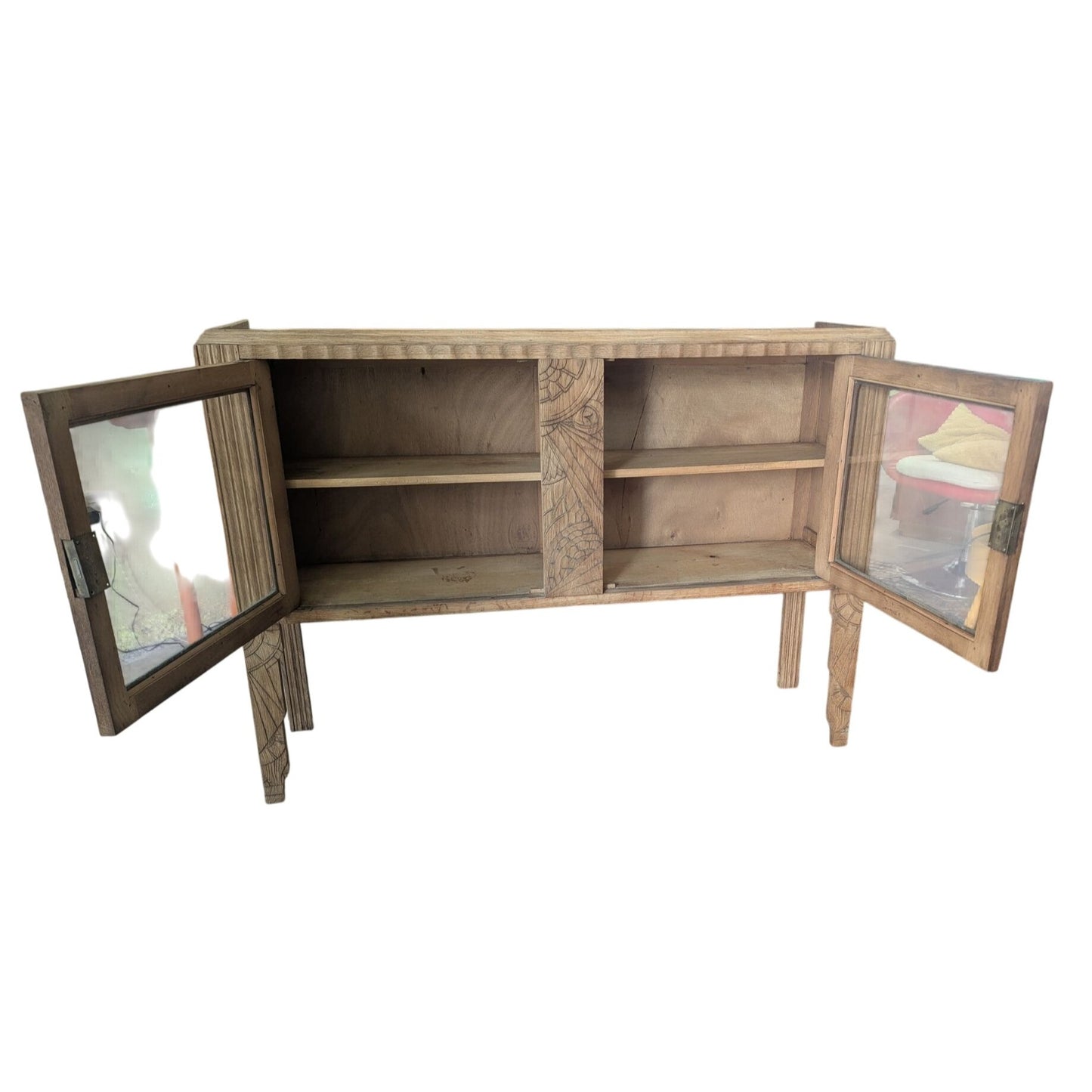 Buffet Vintage art deco En Bois Avec Portes Vitrées Sculptées À La Main 91cm H X 123cm L X 31cm P