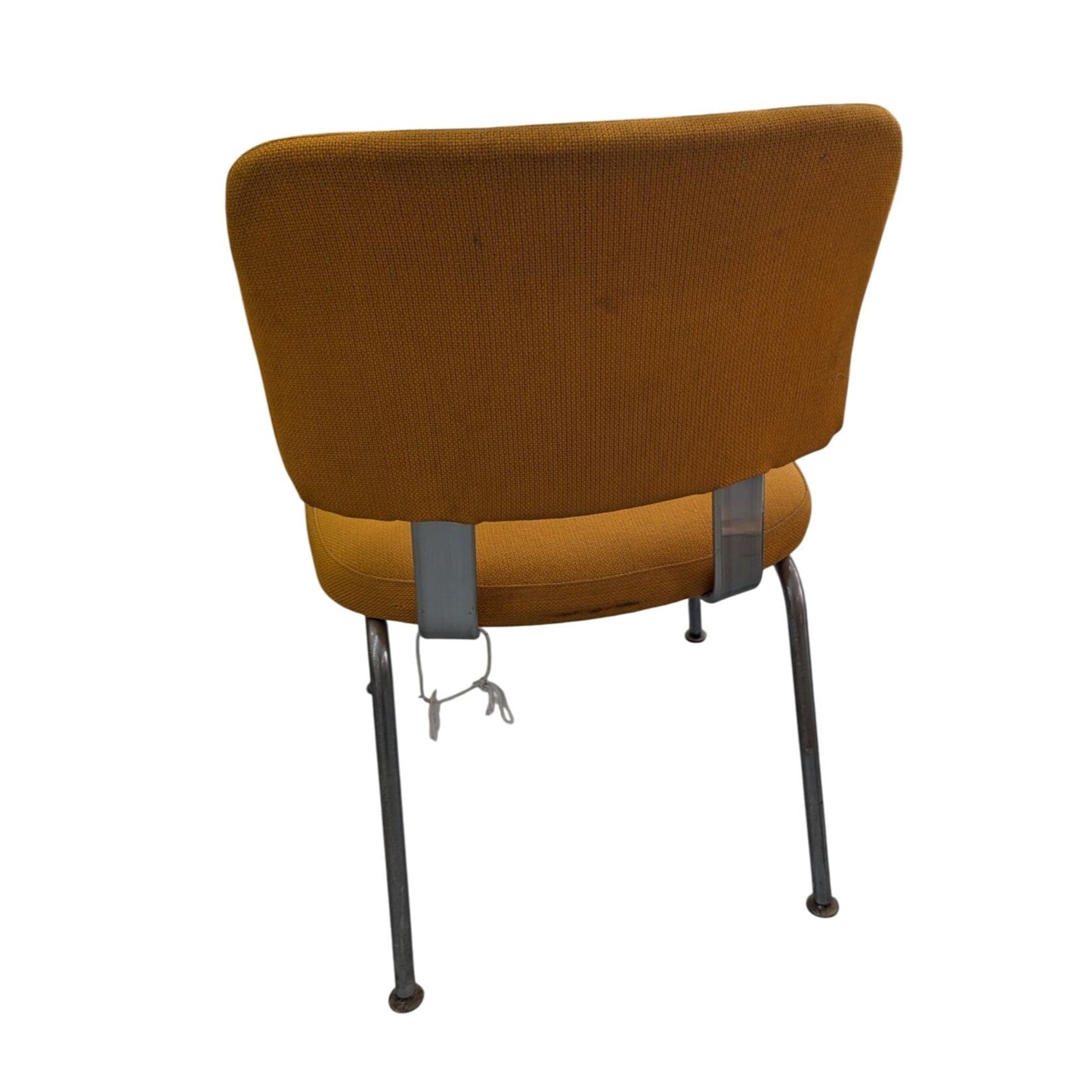 paire de chaises vintage jaune et piétement et structure aluminium