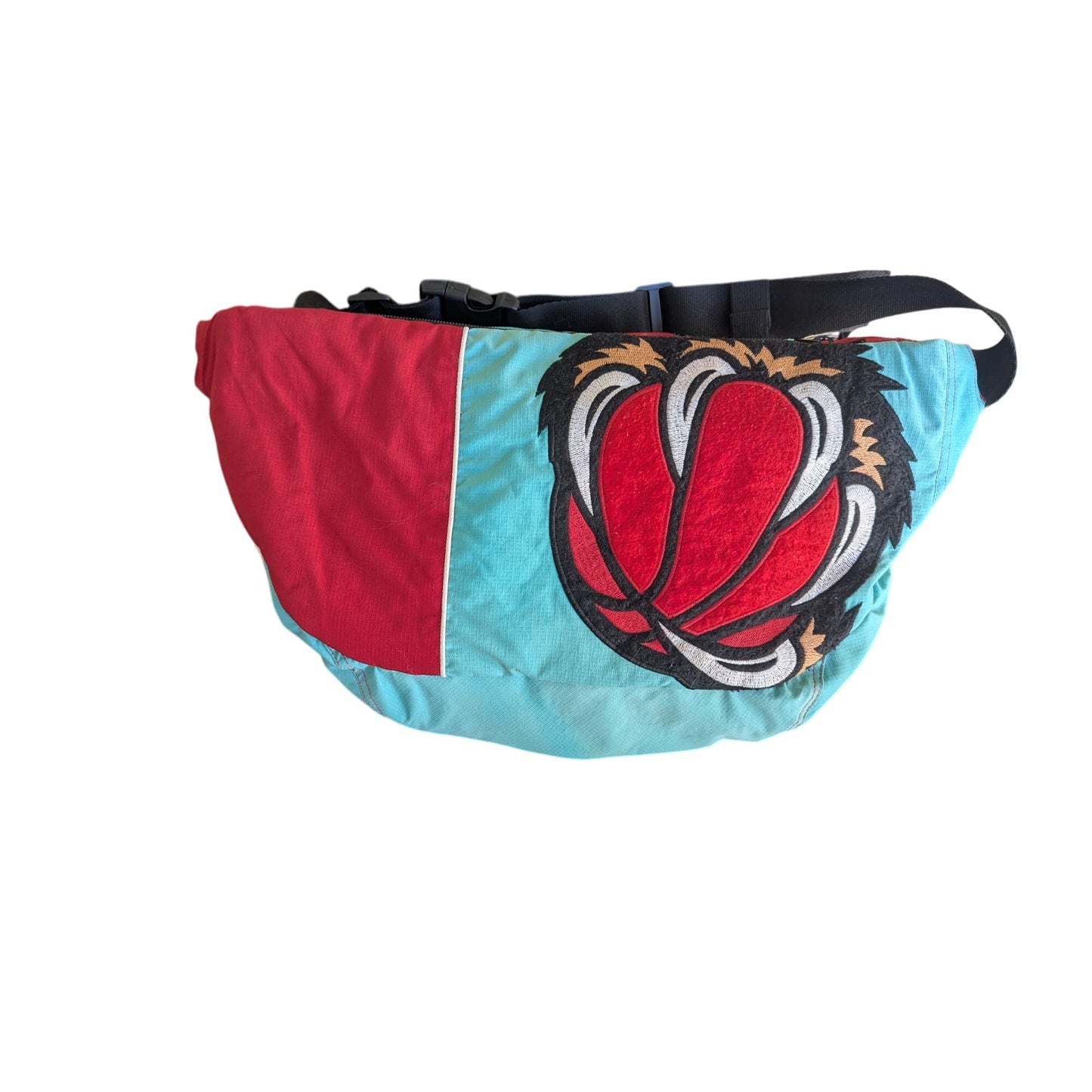 Banane Memphis Grizzlies Upcyclée À Partir DUne Veste Vintage Rouge & Bleu Avec Motifs Brodés