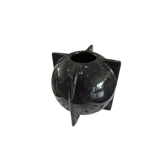 Vase géométrique en céramique noire avec finition brillante
