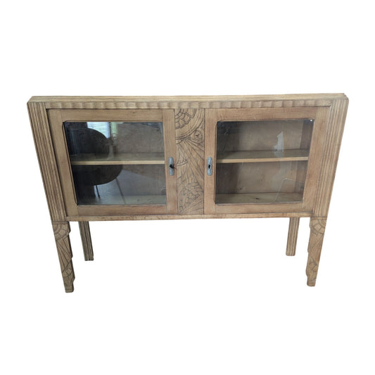 Buffet Vintage art deco En Bois Avec Portes Vitrées Sculptées À La Main 91cm H X 123cm L X 31cm P